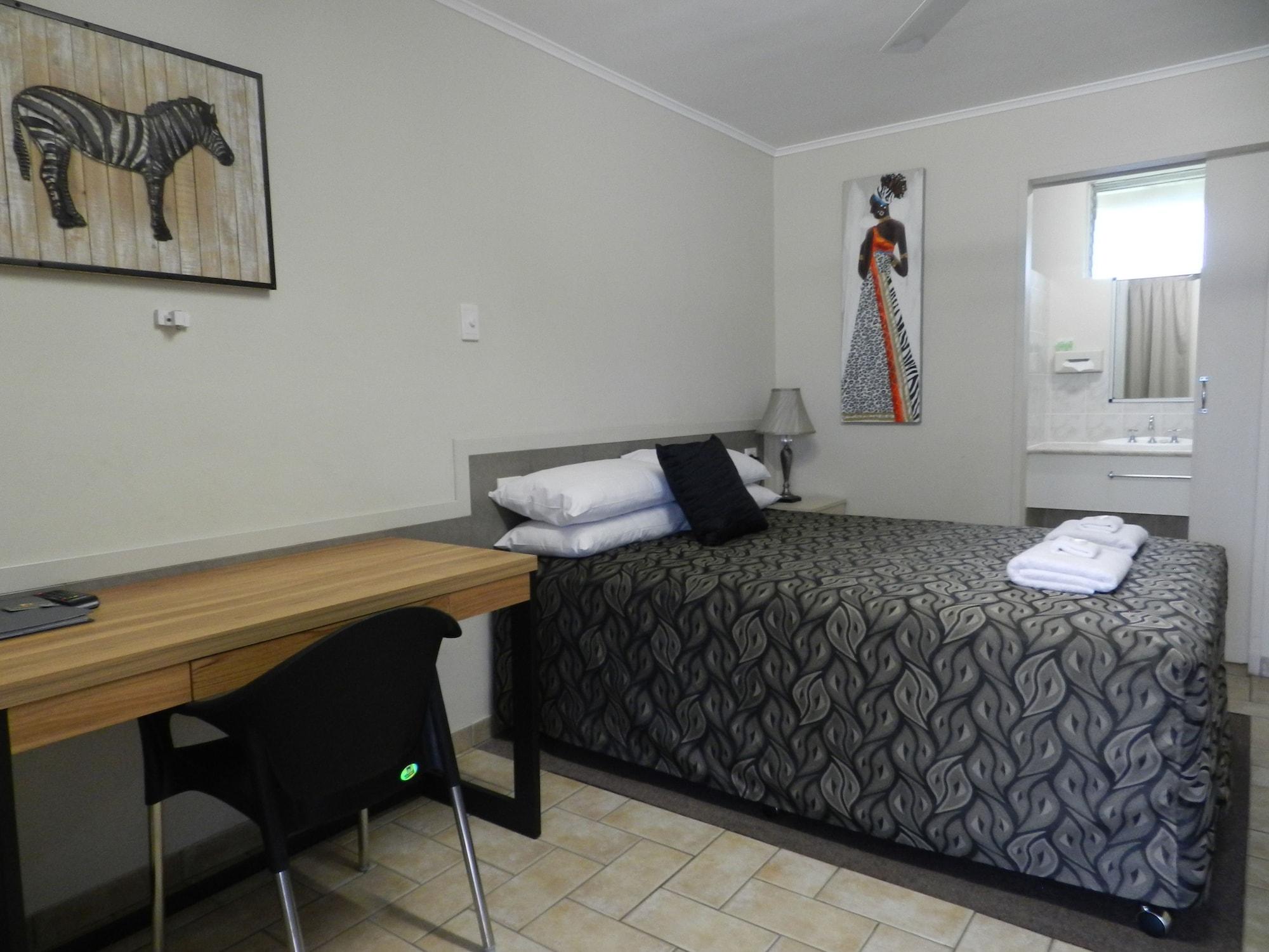 Golden Palms Motor Inn Bundaberg Buitenkant foto