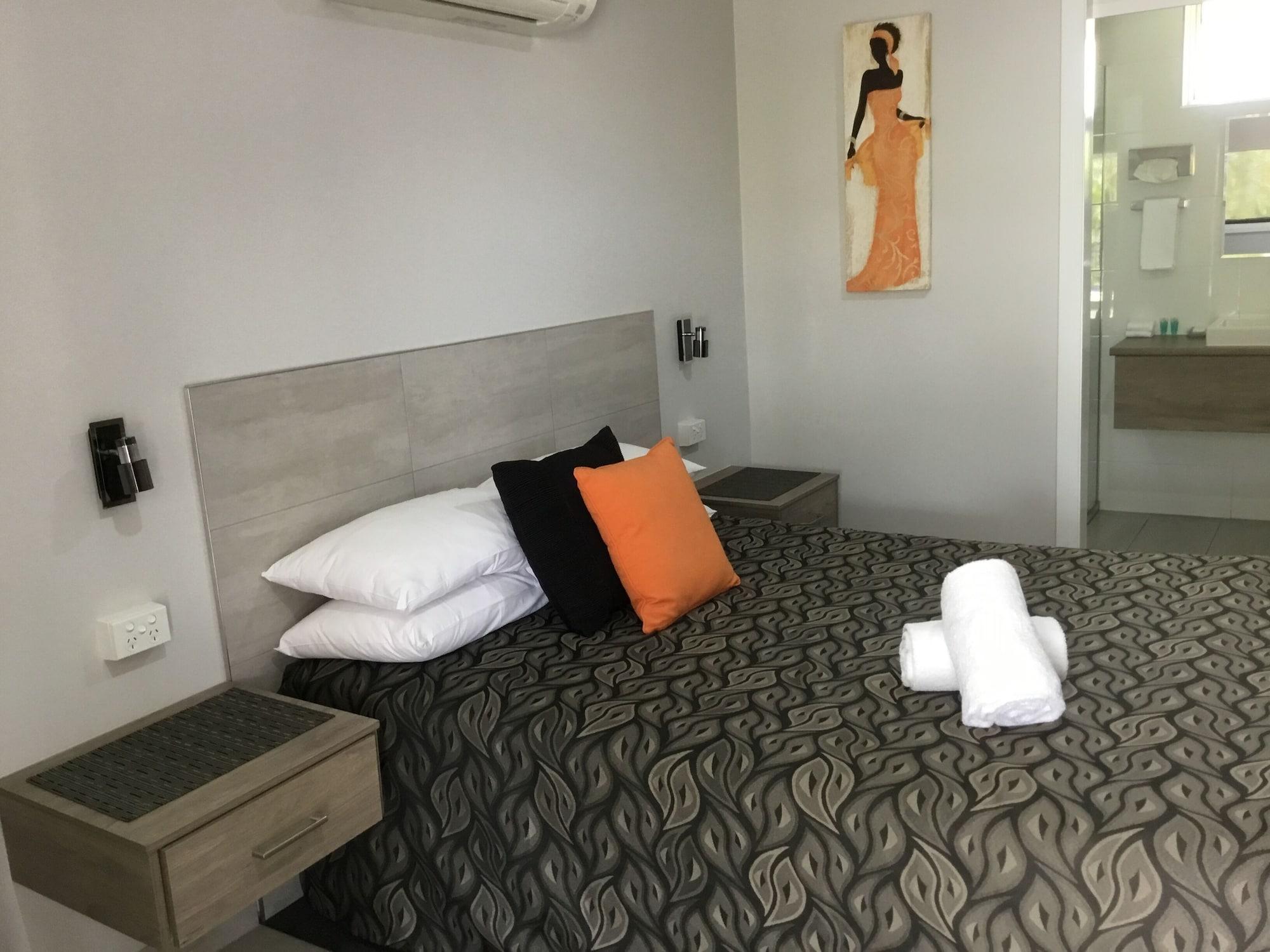 Golden Palms Motor Inn Bundaberg Buitenkant foto