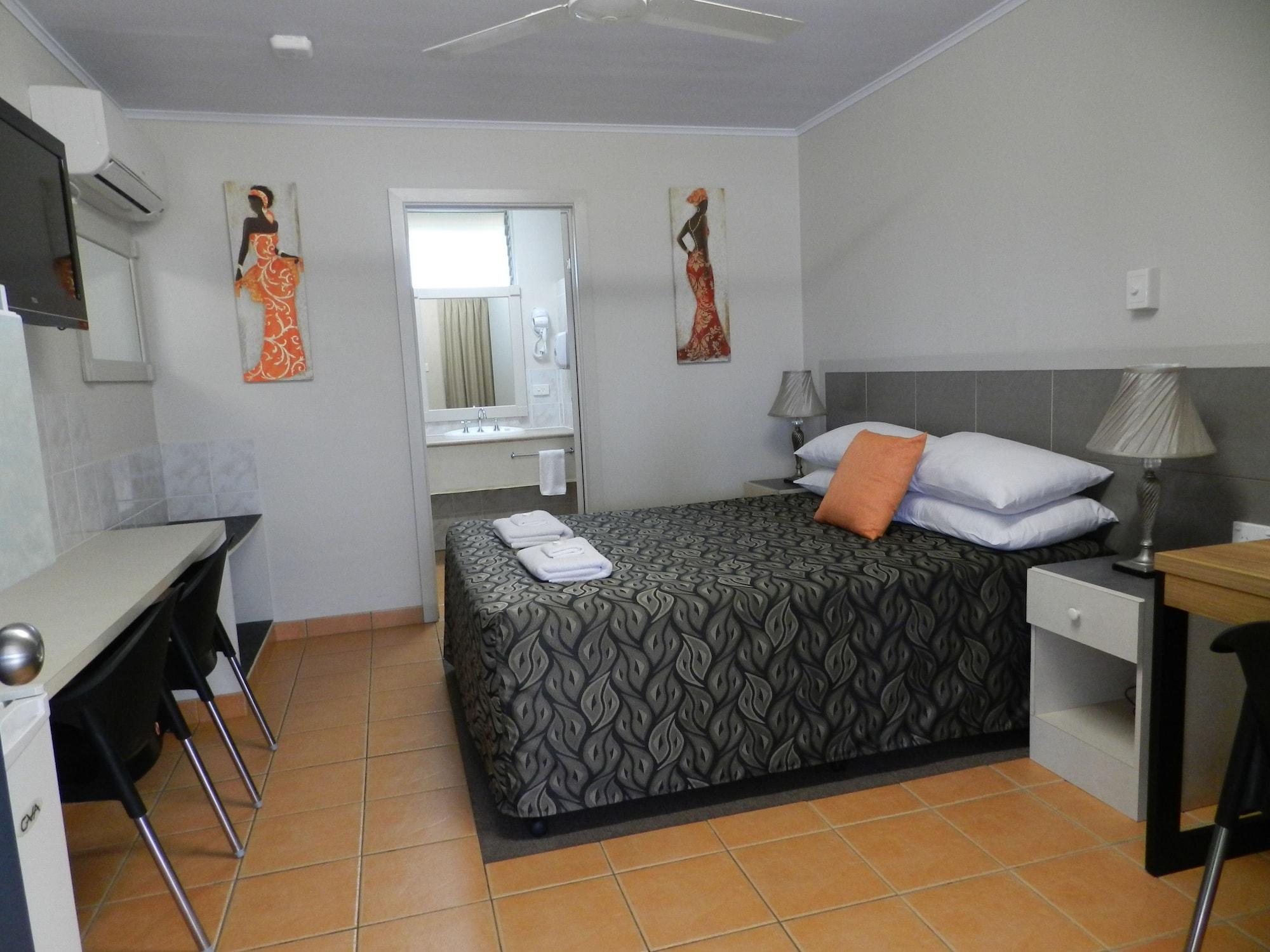 Golden Palms Motor Inn Bundaberg Buitenkant foto