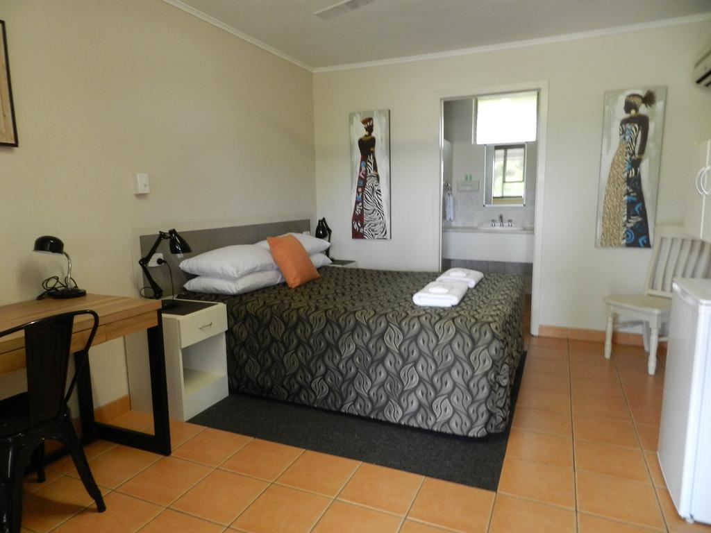 Golden Palms Motor Inn Bundaberg Buitenkant foto
